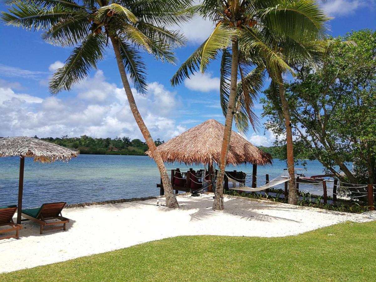 Poppy'S On The Lagoon Port Vila Exteriör bild