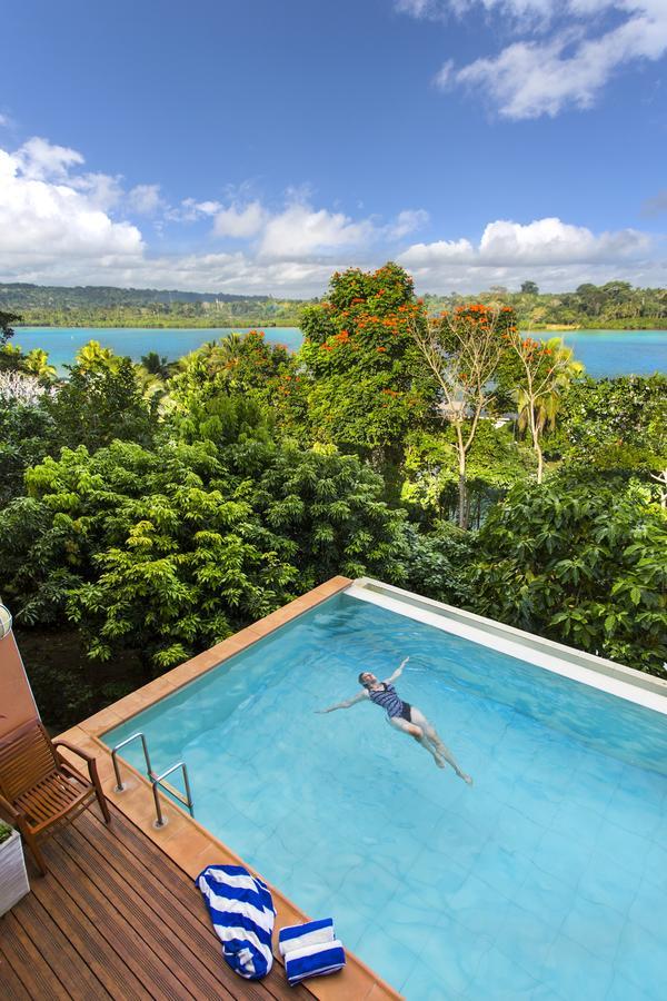 Poppy'S On The Lagoon Port Vila Exteriör bild